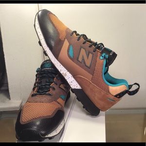 NEW BALANCE TRAILBUSTER RETROTRAIL RUNNERS TBTFGSA